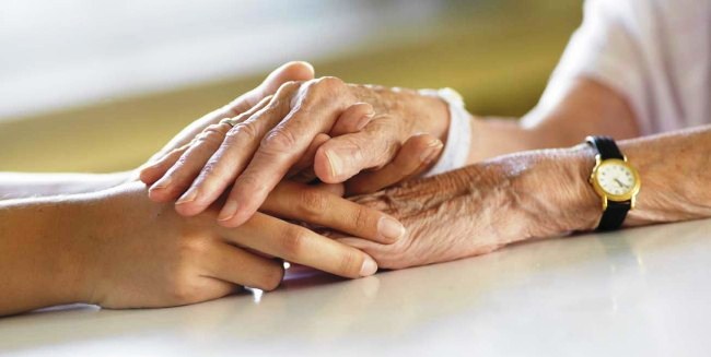 Populace stárne, a my
proto zrušíme geriatrii?