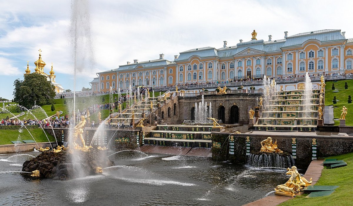Petrohrad – Peterhof? S raketou stihnete vše