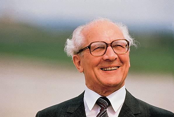 Honecker bránil papalášům
v NDR, aby se rozváděli