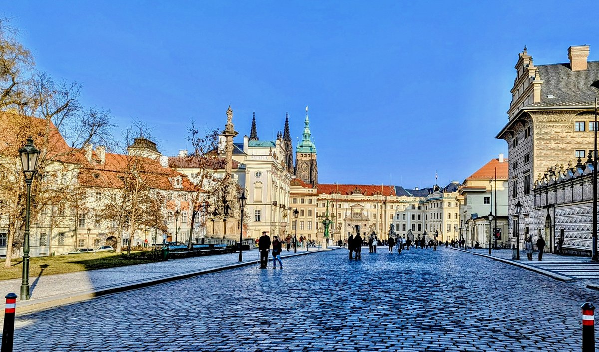 FOTO DNE 10.2.: Vlasta Ledlová - Nedělní výlet na Hrad