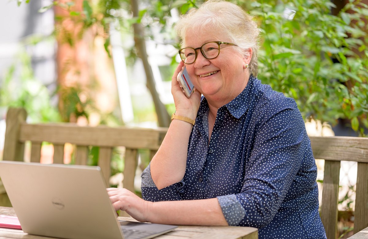 Chození pro důchod na poštu už není nutnost, chválí si seniorka. Podělila se o zkušenosti s novým bankovním účtem