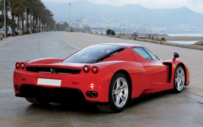 Enzo Ferrari, velký šéf, který stvořil 
nejlepší sportovní auta na světě