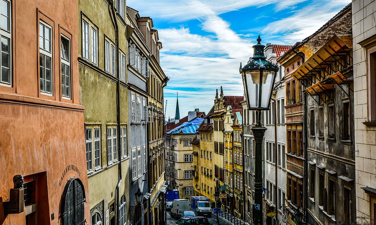 Po kom jsou pojmenovány pražské ulice? Zveme Vás na pořad Pouliční hádanky Vráti Ebra