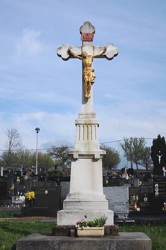 03-Hřbitovní kříž.jpg