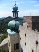 Pohled z věže na věž