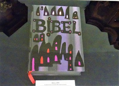 34-Bible, 1995. Vazba podle návrhu F. Hundertwassera