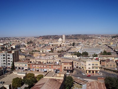 Asmara - pohled z věže kostela.JPG