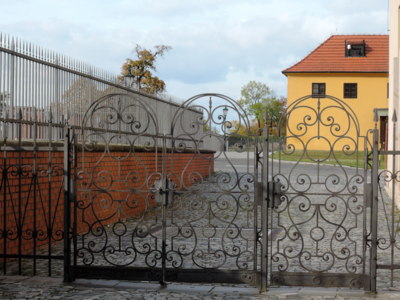 Vrata zahrady u Jízdárny Pražského hradu