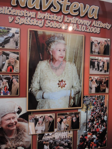 Plakát s královnou Ažbětou II.