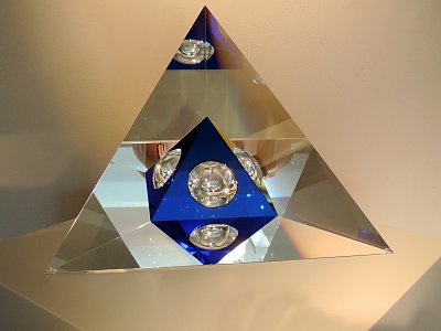Pyramida v trojúhelníku - optické sklo *