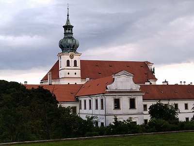 Břevnovský klášter po dešti