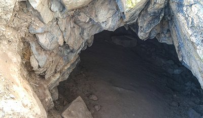 Jeskyně pod hradem