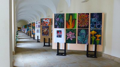 Výstava výtvarných děl žáků holešovské ZUŠ F. X. Richtera na zámku v Holešově