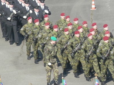 A teď už může přijet! Nácvik na uvítání čínského prezidenta u nás.