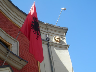 Albánie potřetí