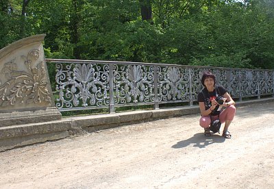 Fotografka na starém mostě