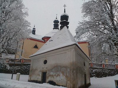 Kostel sv. Trojice v parku