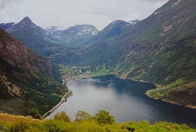 Fjordy s rybářskými osadami