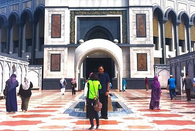 Brunej – bohatý sultanát bez okázalosti, který svým obyvatelům poskytuje bezplatné vzdělání i zdravotní péči