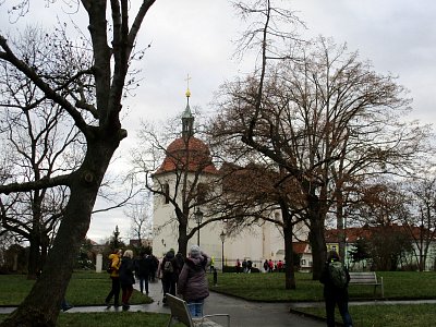 barokní kostel sv. Pankráce byl postaven na základech románské rotundy, současná podoba je z roku 1700