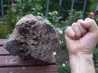 Poslední sbírka  - úlomek lávy z Etny