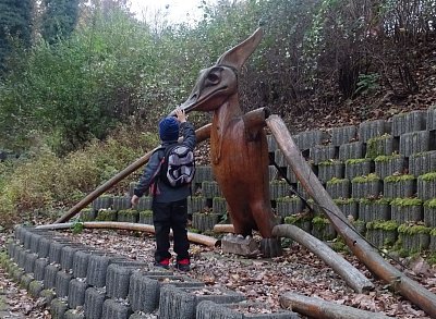 na-dinosauri-stezce-zoo-usti-2017.jpg
