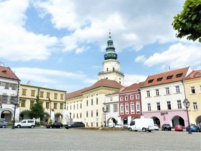 Pohled na zámek z Velkého náměstí v Kroměříži