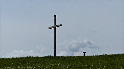 Kříž na místě zavraždění Sv. Ludmily