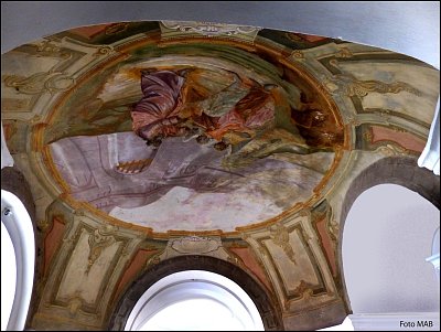 p1210528-freska-na-klenbe-vstupniho-prostoru-stare-prelatury-klaster-broumov.jpg