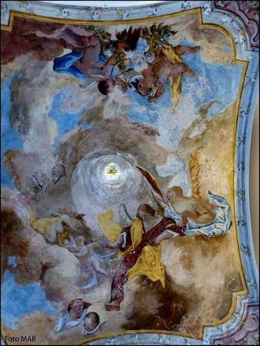 p1230672-freska-na-klenbe-nad-schodistem-prelatury-klaster-broumov.jpg