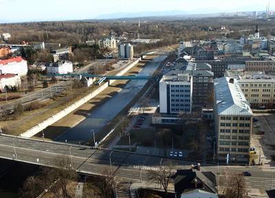 Pohled z Nové radnice na Most Pionýrů