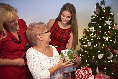 Anna (81 let): Listopad nesnáším, rodina totiž začíná šílet z Vánoc