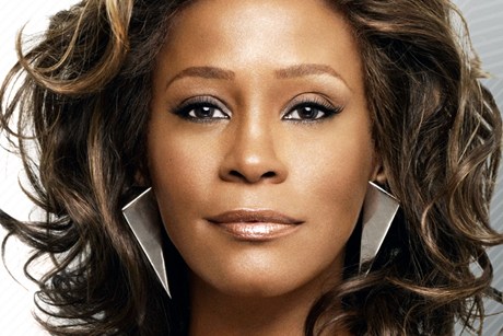 Kariéru i sametový hlas Whitney
Houstonové zničilo pití a drogy